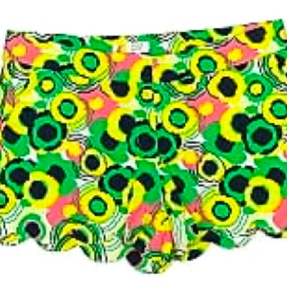 Crown & Ivy Scalloped Floral Shorts